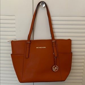 Michael Kors JetSet Saffiano Bag